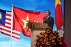 Vietnamese community in Malaysia turn their hearts towards homeland