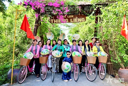 Beauty of Can Gio waters and islands lures tourists