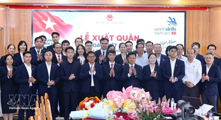 Vietnamese delegation departs for 48th Worldskills Competition in China