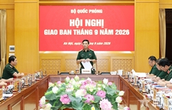 General Phan Van Giang Chairs MND September Briefing