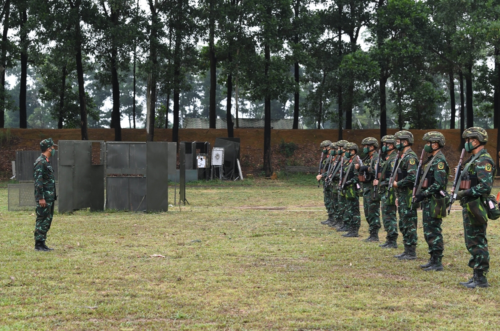 Các đội trưởng quán triệt nội dung yêu cầu trước mỗi bài tập.
