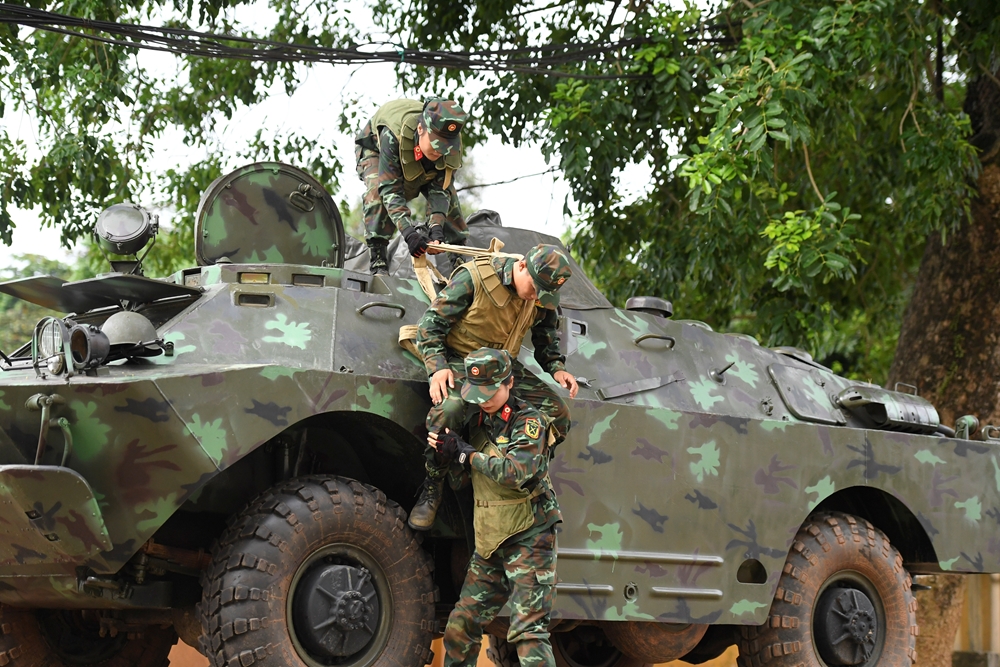 Tại hội thao những người đóng thế thương binh trong bài thi thường nặng trên 80kg đòi hỏi các nữ y sĩ, bác sĩ phải có thể lực rất khỏe mới hoàn thành được bài thi.