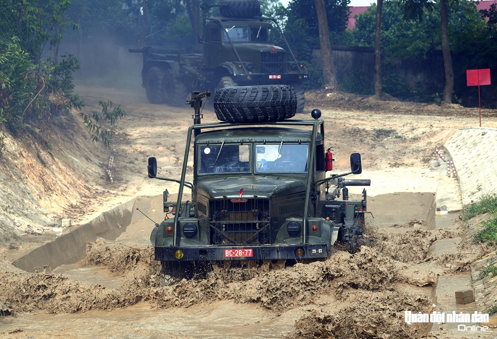 Ngày từ những ngày đầu huấn luyện, đội tuyển đã đăng ký và ký kết giao ước thi đua với quyết tâm hoàn thành tốt những nội dung, mục tiêu của đợt thi đua cao điểm thực hiện “ba nhất”, đó là: Công tác chuẩn bị tốt nhất; tham gia thi đấu giành kết quả cao nhất; đoàn kết tốt, kỷ luật nghiêm nhất.