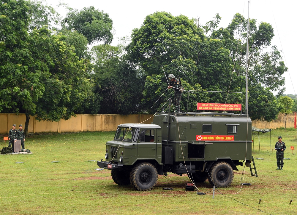 Các vận động viên đang luyện tập nội dung 