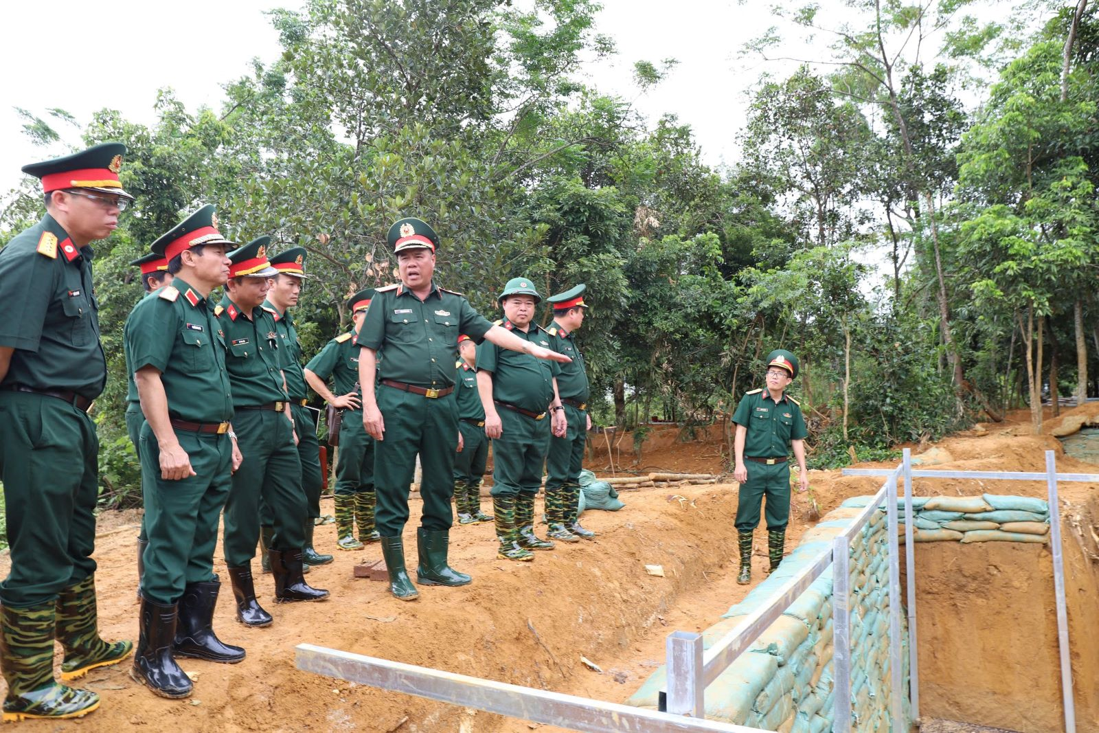 Một số hình ảnh hoạt động hậu cần quân sự

