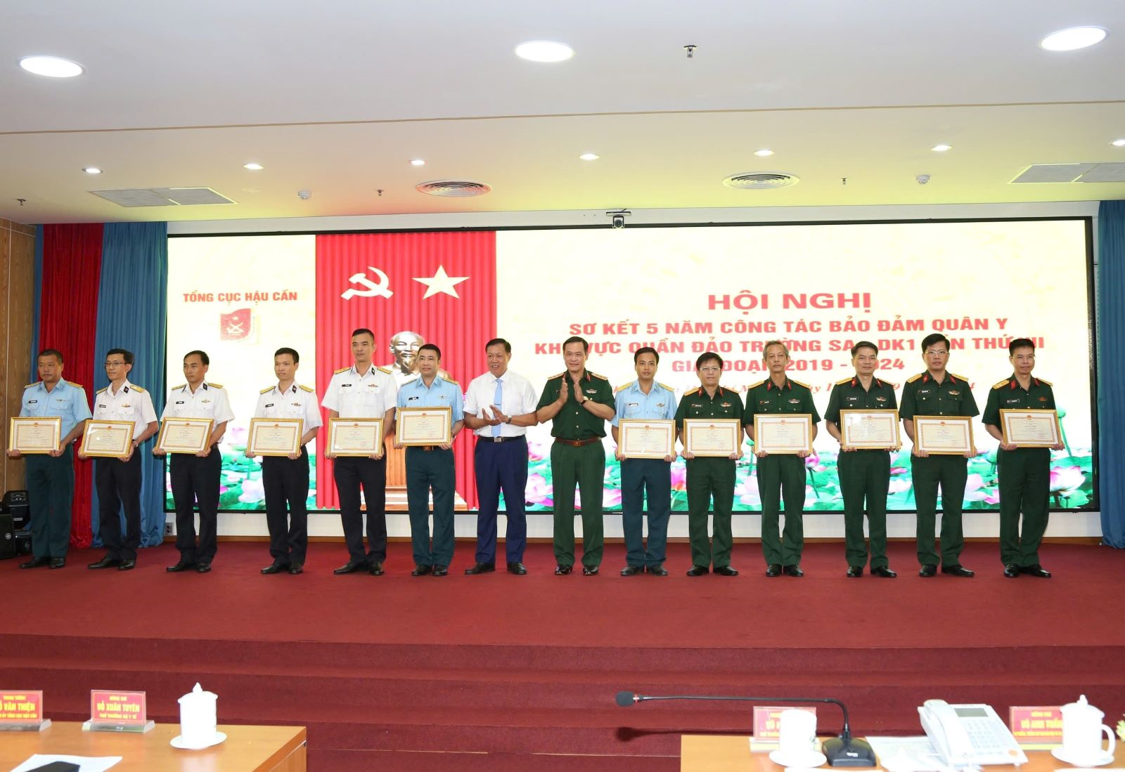 Một số hình ảnh hoạt động hậu cần quân sự

