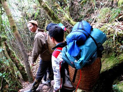 Nghề cõng hàng lên đỉnh Phanxipăng