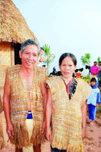 Quần áo bằng vỏ cây