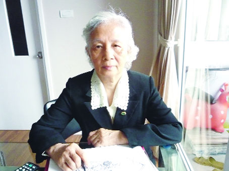 Bác Hồ với gia đình nhà giáo Hồ Mộ La