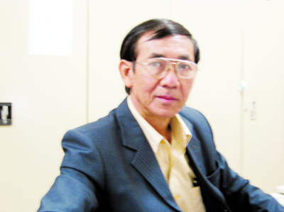 Thầy đã từng cầm bút giữa chiến trường