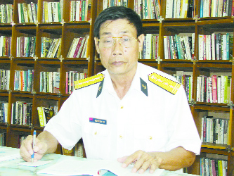 Người giữ màu xanh cho biển