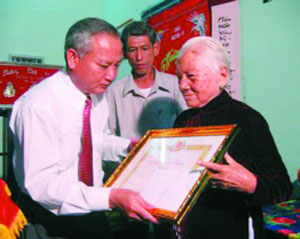 Nữ giao thông viên anh hùng của nhà tình báo huyền thoại