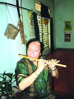 Tiếng khèn làm theo lời Bác