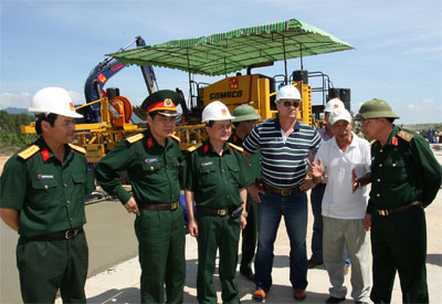 Quyết tâm cán đích trước mùa mưa