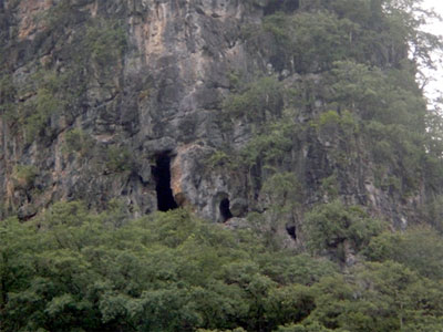 Bí ẩn “hang ma” của người Thái cổ