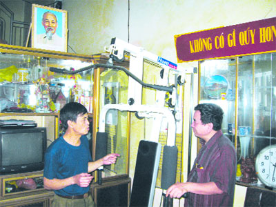 Cựu xạ thủ xây“toa tàu” nuôi lợn