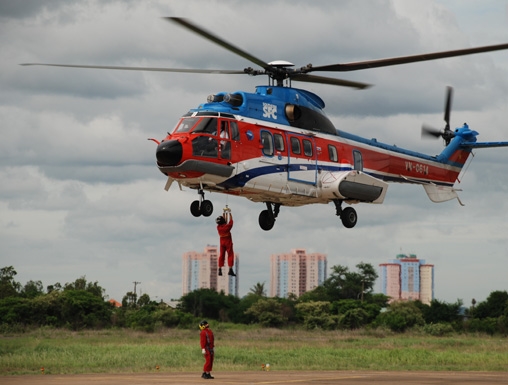Huấn luyện thả người trong tình huống tìm kiếm cứu nạn