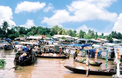 Chợ nổi Phong Điền ngày giáp Tết