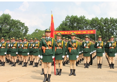 Khối nữ quân nhân trong trang phục mới K08