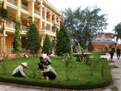 ...Khi rảnh rỗi lại tranh thủ làm đẹp đơn vị