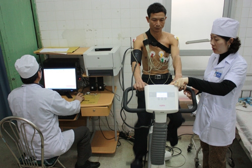 Sử dụng thiết bị điện tim gắng sức