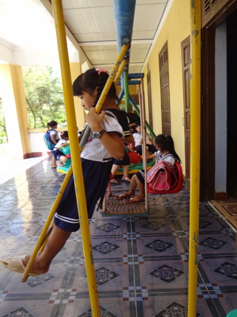 Các đảo trên quần đảo Trường Sa luôn nhận sự quan tâm chu đáo của đất liền. Trong ảnh là các thiết bị vui chơi giúp học sinh Trường Sa thư giãn sau các giờ lên lớp.