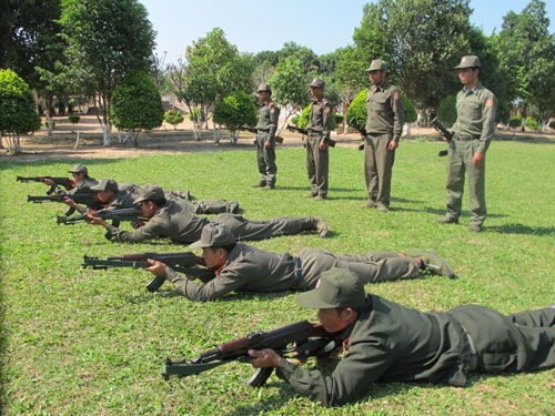 Tập nằm bắn