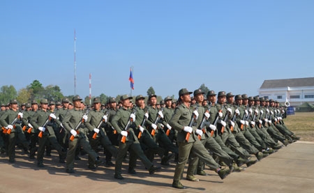 Lực lượng Lục quân, QĐND Lào...(Ảnh: Sổm-phon)
