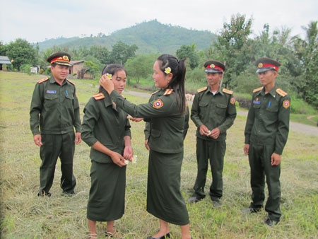 Nếu không thì...làm duyên!