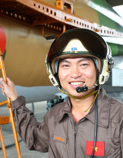 Phi công trẻ “ham bay, say tập”.