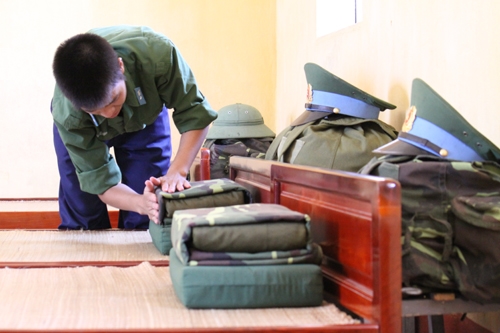 Rèn nghiêm và chấp hành nề nếp chính quy, lực lượng quân đội trên đảo luôn bảo vệ vững chắc chủ quyền lãnh thổ và là chỗ dựa vững chắc cho ngư dân bám biển làm ăn.