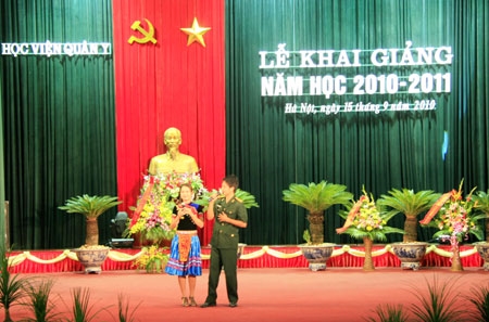 Những nhà khoa học trẻ tuổi Học viên HV Quân y không chỉ giỏi về chuyên môn, nghiệp vụ mà còn đi đầu trong các phong trào văn hóa, văn nghệ