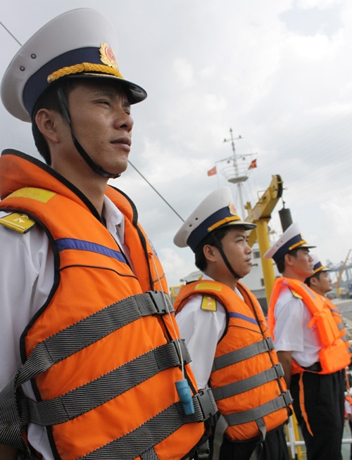 Chào cảng ra khơi