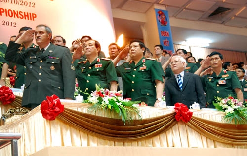 Đại tướng Phùng Quang Thanh cùng nhiều lãnh đạo cấp cao của Quân đội Nhân dân Việt Nam và các nước tới dự lễ khai mạc