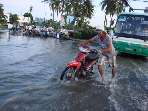BĐKH đang làm triều cường dâng cao kỷ lục trong thời gian gần đây.