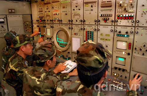 Kíp chiến đấu Đoàn tên lửa 93 thực hành bám bắt mục tiêu trên không