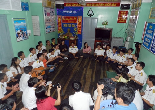 Liên hoan văn nghệ đón xuân.