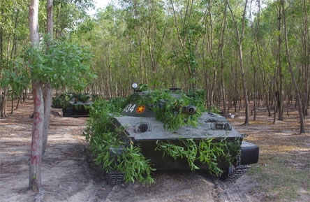 Trên đường ra thao trường