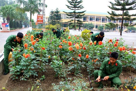 Không chỉ luyện giỏi, rèn nghiêm, cán bộ, chiến sĩ Quân đội nhân dân Việt Nam còn tích cực cải tạo cảnh quan môi trường, làm đẹp doanh trại