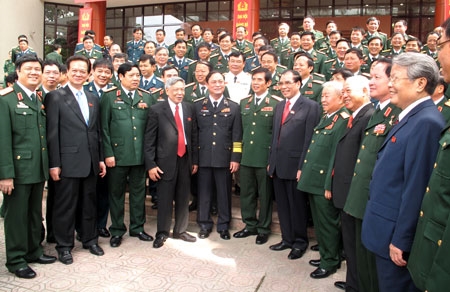 Về dự và chỉ đạo Đại hội có Tổng Bí thư Nông Đức Mạnh, nguyên Tổng Bí thư Lê Khả Phiêu, Thủ tướng Chính Phủ Nguyễn Tấn Dũng, nguyên Chủ tịch Quốc hội Nguyễn Văn An, nguyên Chủ tịch nước Lê Đức Anh, nguyên Chủ tịch nước Trần Đức Lương và nhiều đồng chí nguyên là lãnh đạo Đảng, Nhà nước, Quân đội qua các thời kỳ.