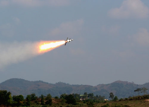 Bộ đội Phòng không-Không quân đẩy mạnh huấn luyện, tổ chức diễn tập hiệu quả, thiết thực, qua đó không ngừng nâng cao khả năng SSCĐ, với quyết tâm không để Tổ quốc bị bất ngờ vì các tình huống trên không