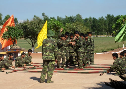 Múa sạp-một trong những nội dung của hội thao môn Chính trị