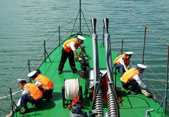 Chuẩn bị rời cảng, lên đường làm nhiệm vụ