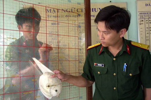 Thực hiện đo cự ly mục tiêu trên tiêu đồ 5x5 tại sở chỉ huy