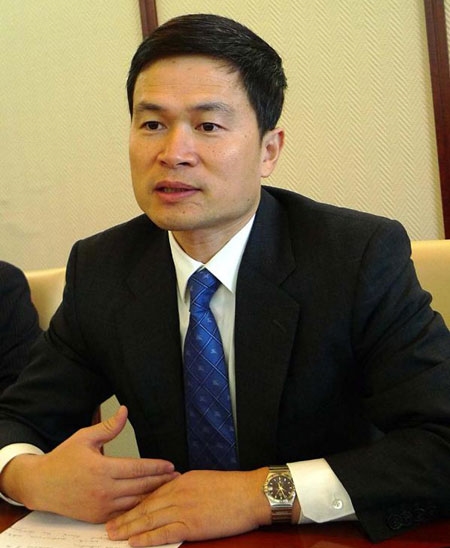 Phương Thanh Hải, Giám đốc Văn phòng dịch vụ tài chính chính quyền thành phố Thượng Hải, một người tiêu biểu cho thế hệ trẻ Trung Quốc, những người sẽ thực hiện sứ mệnh cải cách mở cửa mà Đảng cộng sản Trung Quốc đã vạch ra từ nhiều năm trước và tiếp tục đẩy mạnh tại Đại hội 18.