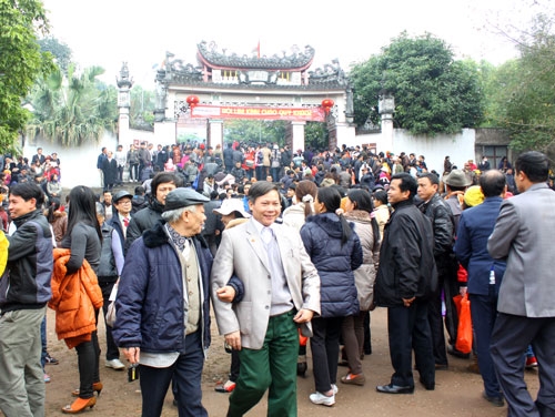 Là một trong những lễ hội văn hóa lớn nhất của tỉnh Bắc Ninh, nên hàng năm, Hội Lim luôn thu hút đông đảo du khách thập phương về dự