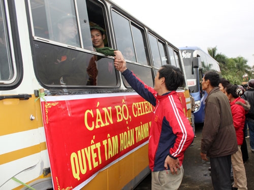 Những cái bắt tay...