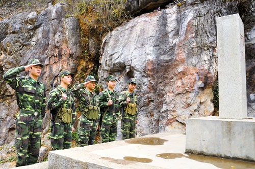 Nét đẹp thường ngày bên cột mốc biên cương