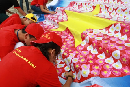 Bên cạnh đó, nhiều chương trình như “Thông điệp tri ân”, “Kết nối cộng đồng”, “Big game-mùa hè sôi động” ... được đông đảo sinh viên hưởng ứng.