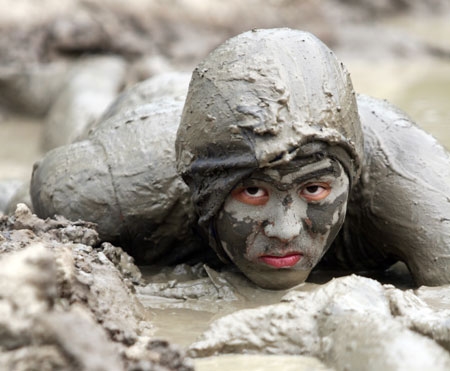 Lính đặc công có thể ngụy trang, nằm mật phục khi như thế này nhiều giờ đồng hồ.